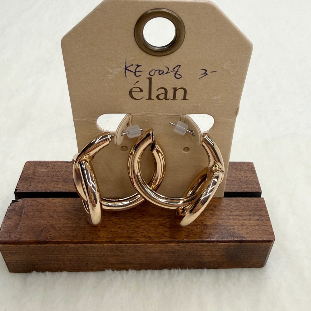 🚨3 for $15🚨 Gold Hoop Earrings